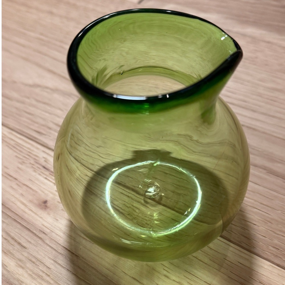Vintage Glass Green Hand Blown Pinch Lip Art Glass Pontil mark Medium Weight 4in